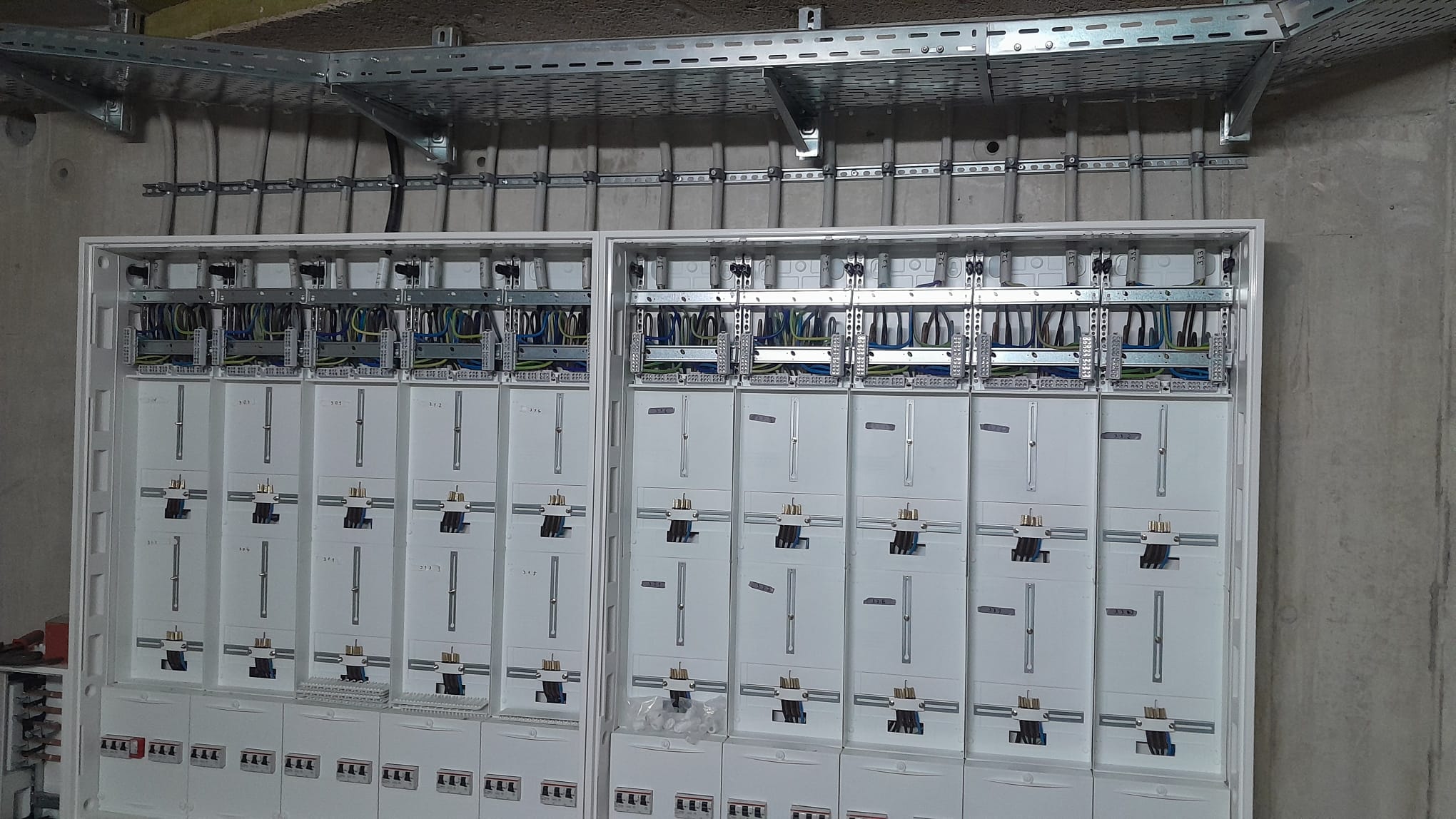 Elektromerový rozvádzač bytového domu – elektroinštalácie Bratislava
